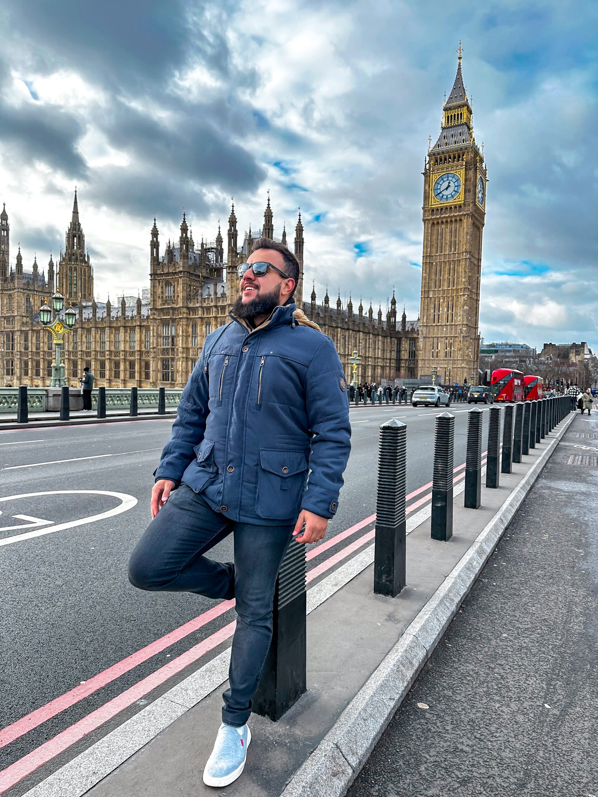 Robert co-fundador da Vimples em frente ao Big Ben em Londres