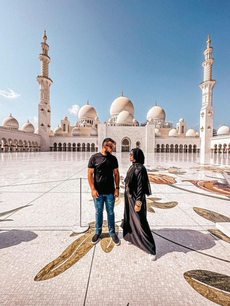 Quando procurar o que fazer em Dubai, não deixe de considerar dar um pulo em Abu Dhabi e conhecer a Qasr Al Watan.